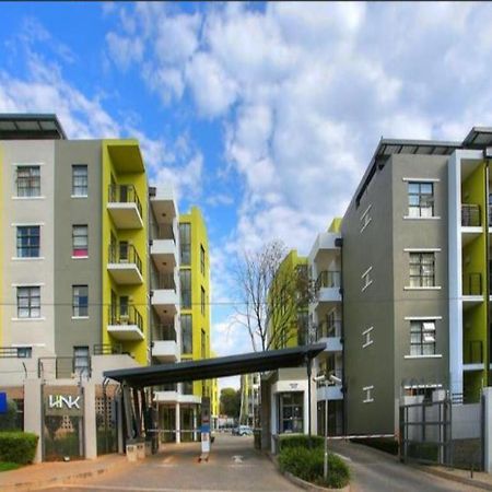 Perfect Traveler'S Apartment Sandton Exterior photo